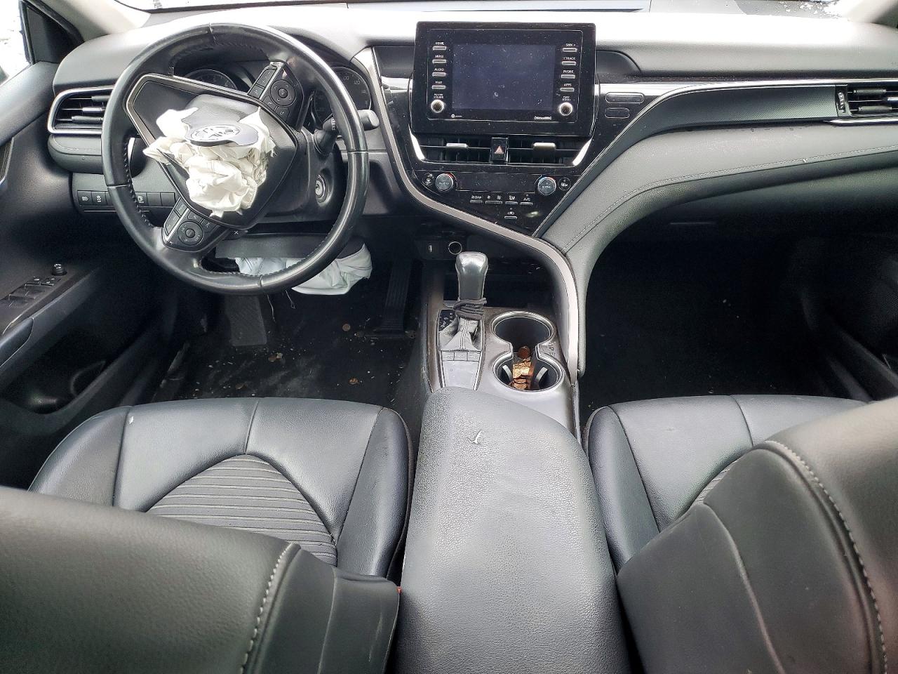 2022 TOYOTA CAMRY SE photo 8