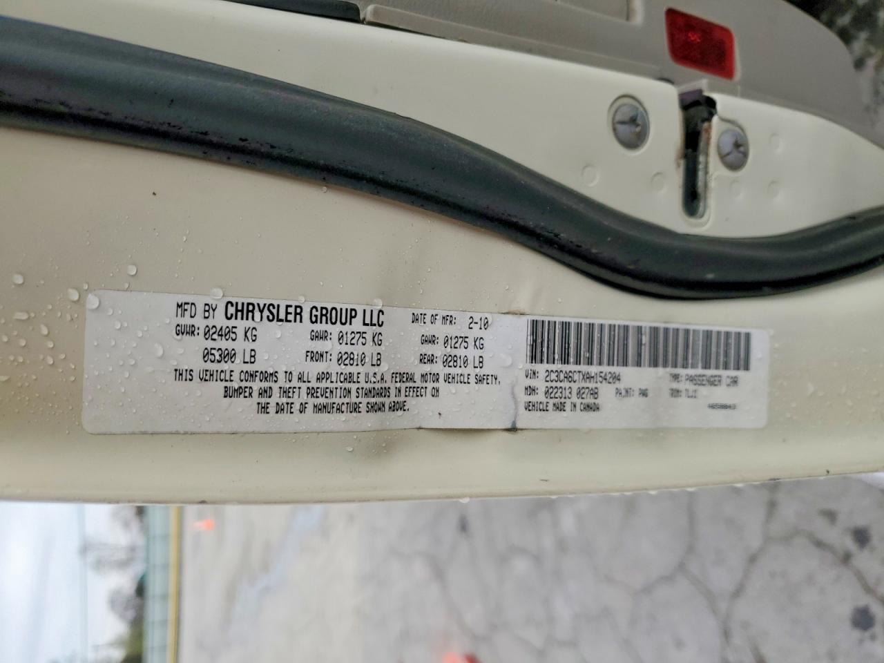 2010 CHRYSLER 300C photo 13