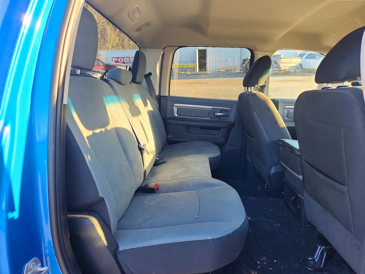 2022 RAM 1500 CLASSIC SLT photo 28