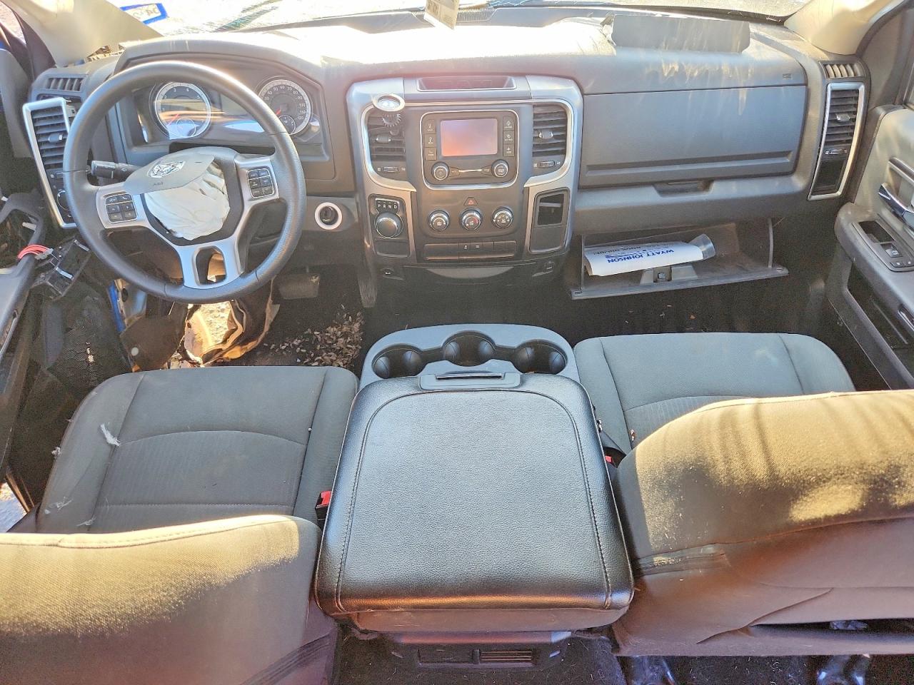 2022 RAM 1500 CLASSIC SLT photo 22