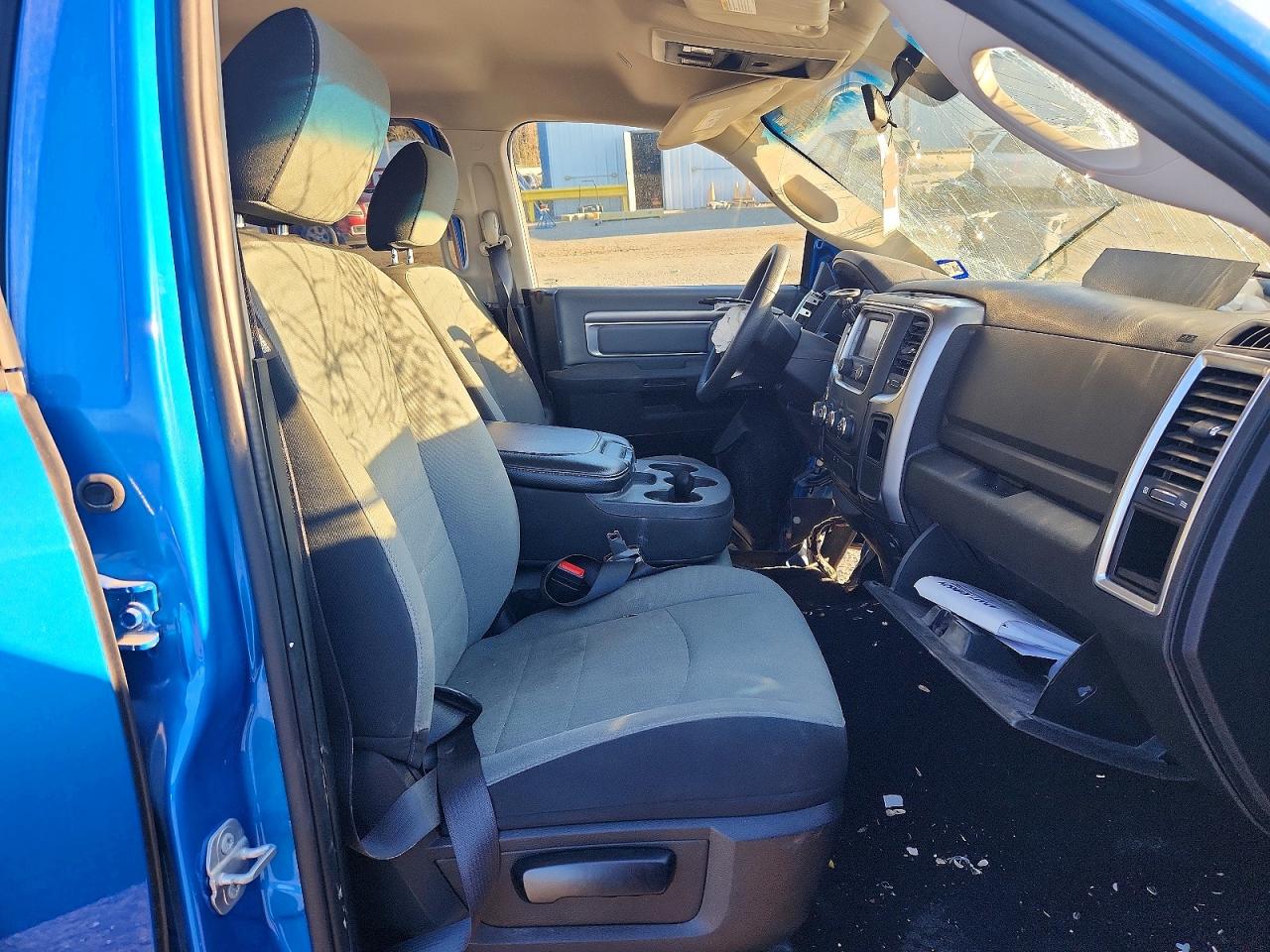 2022 RAM 1500 CLASSIC SLT photo 19