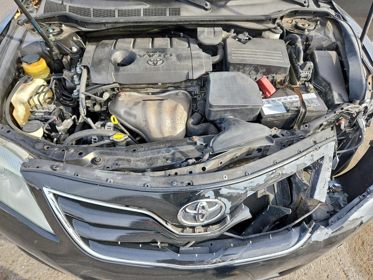 2011 TOYOTA CAMRY BASE photo 11