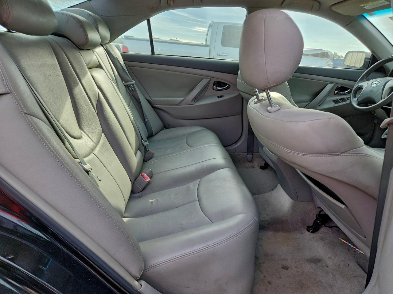 2011 TOYOTA CAMRY BASE photo 10