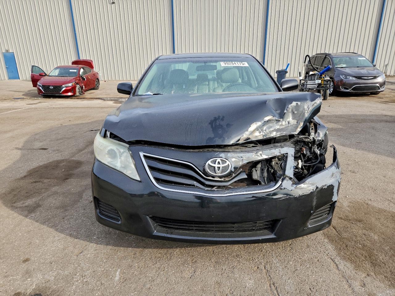 2011 TOYOTA CAMRY BASE photo 5