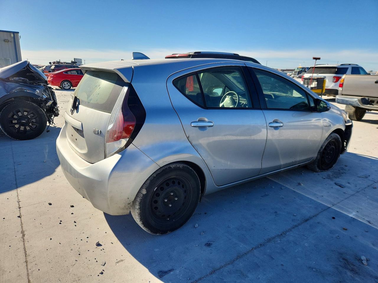 2015 TOYOTA PRIUS C photo 3