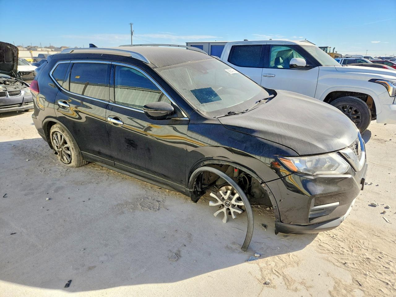 2019 NISSAN ROGUE S photo 4