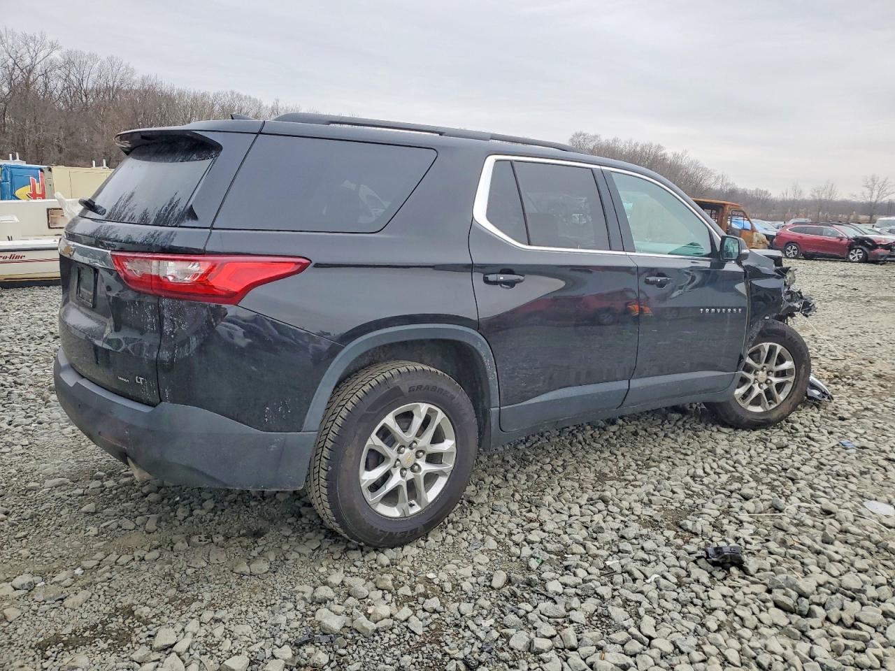 2019 CHEVROLET TRAVERSE LT photo 3