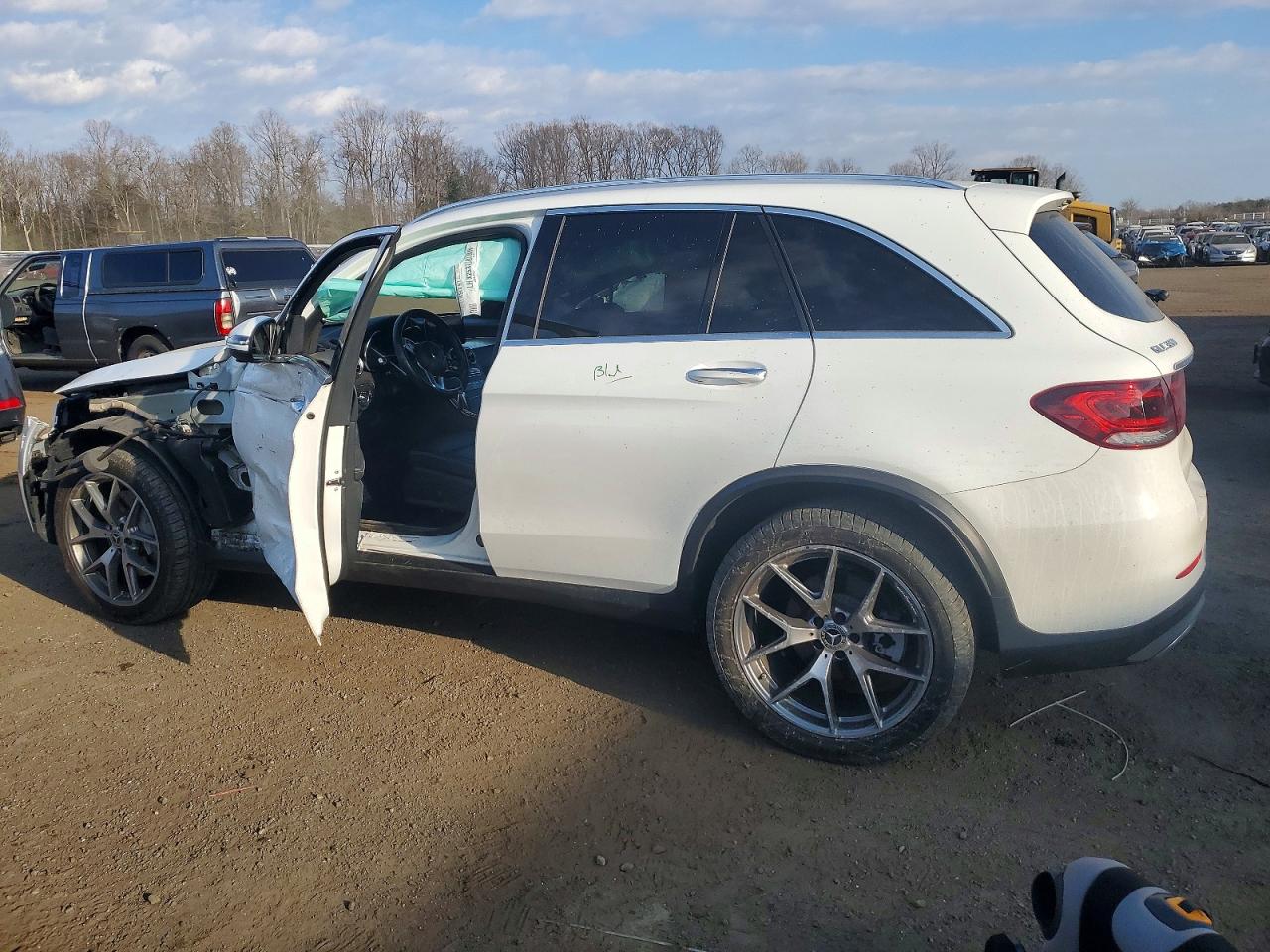 2020 MERCEDES-BENZ GLC 300 4MATIC photo 2