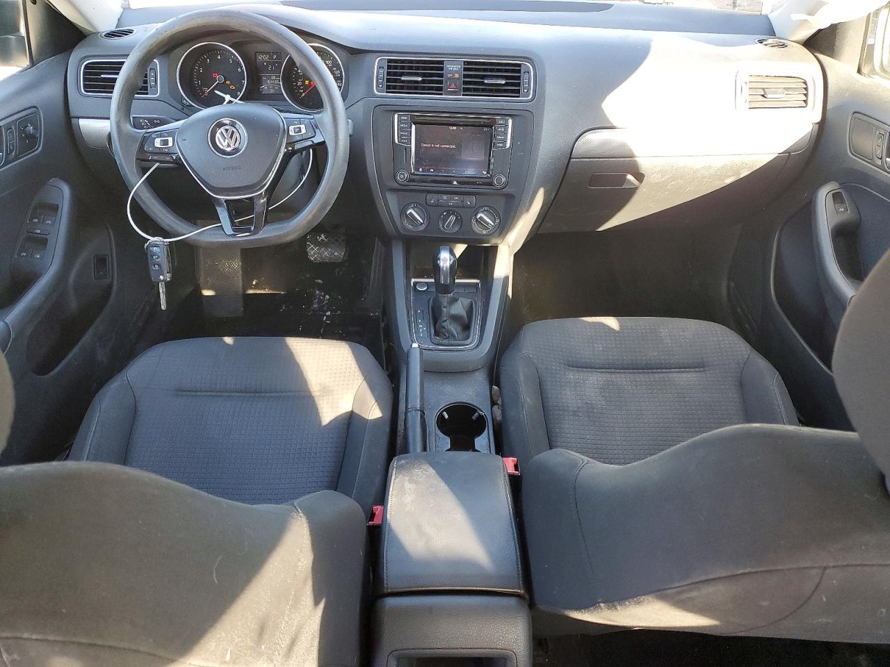 2016 VOLKSWAGEN JETTA photo 8