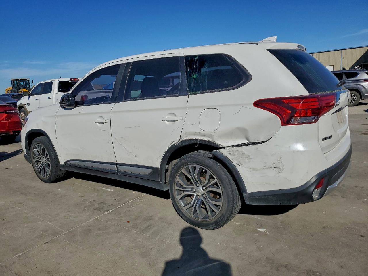 2017 MITSUBISHI OUTLANDER ES photo 2