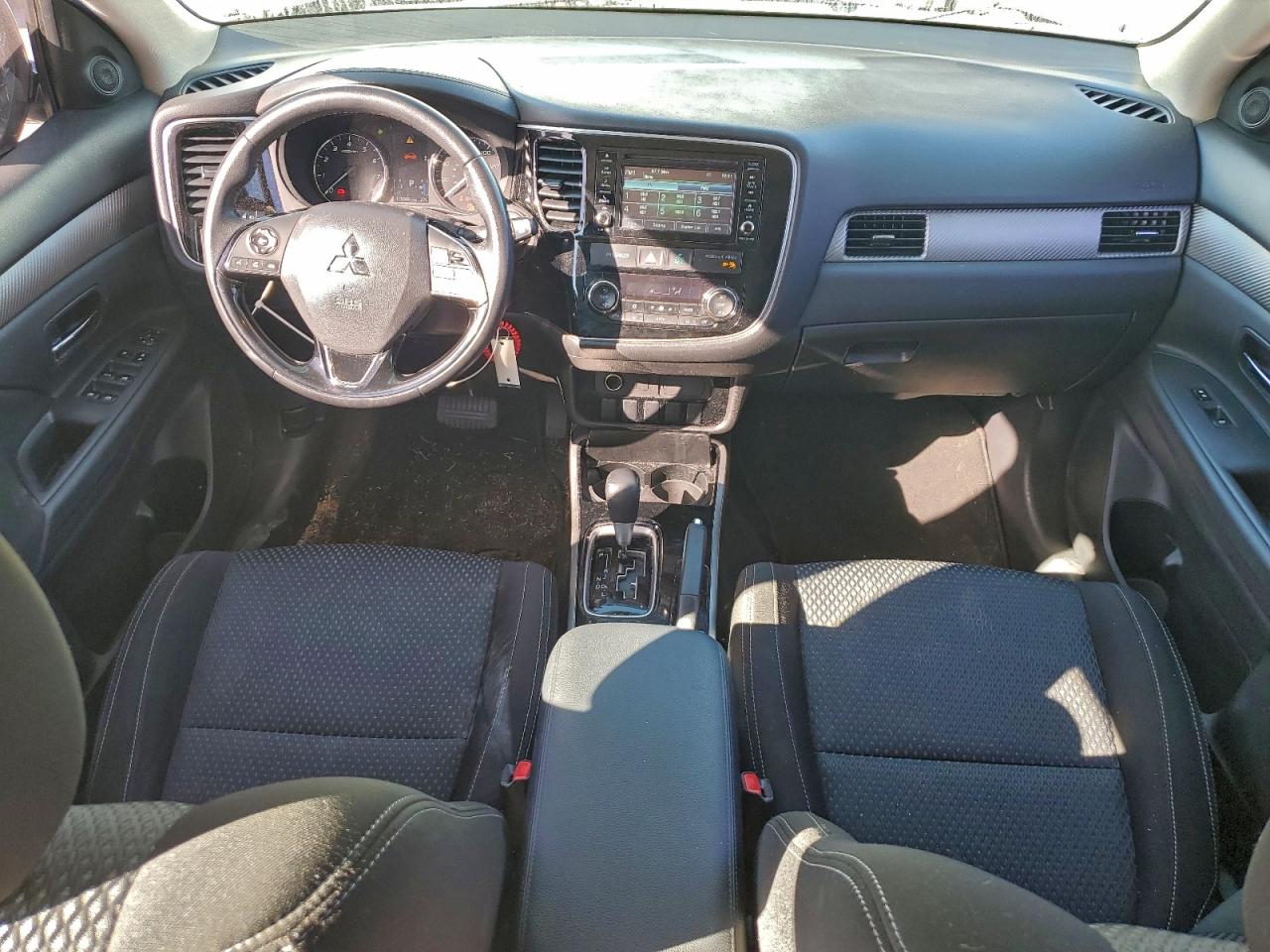 2017 MITSUBISHI OUTLANDER ES photo 8