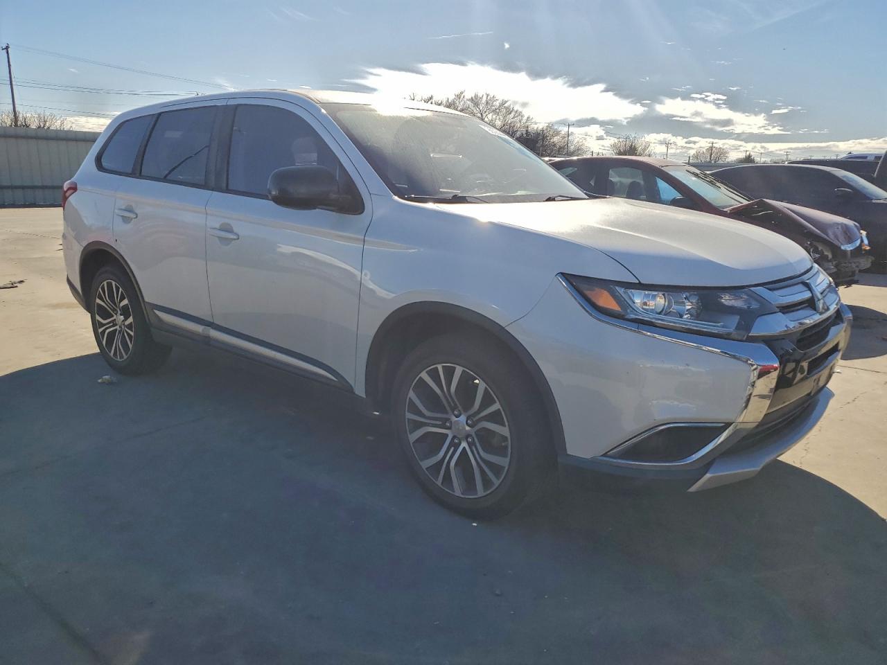 2017 MITSUBISHI OUTLANDER ES photo 4