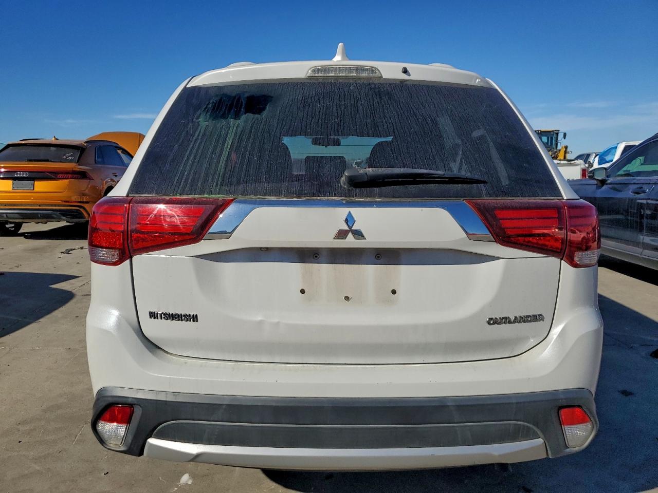 2017 MITSUBISHI OUTLANDER ES photo 6