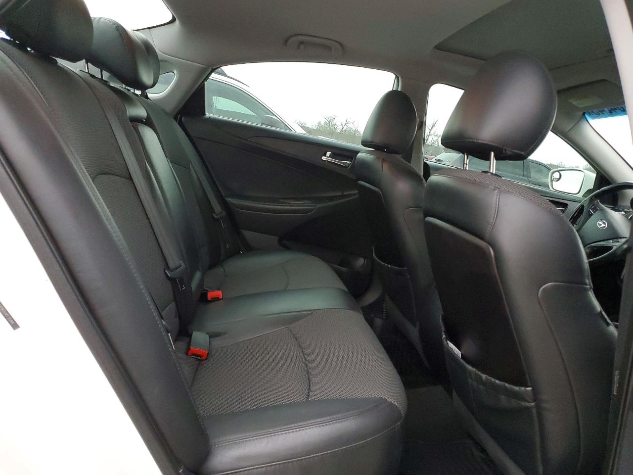 2012 HYUNDAI SONATA SE photo 10