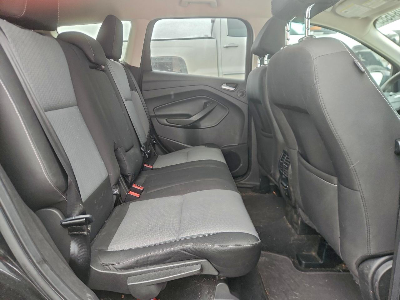 2017 FORD ESCAPE SE photo 11