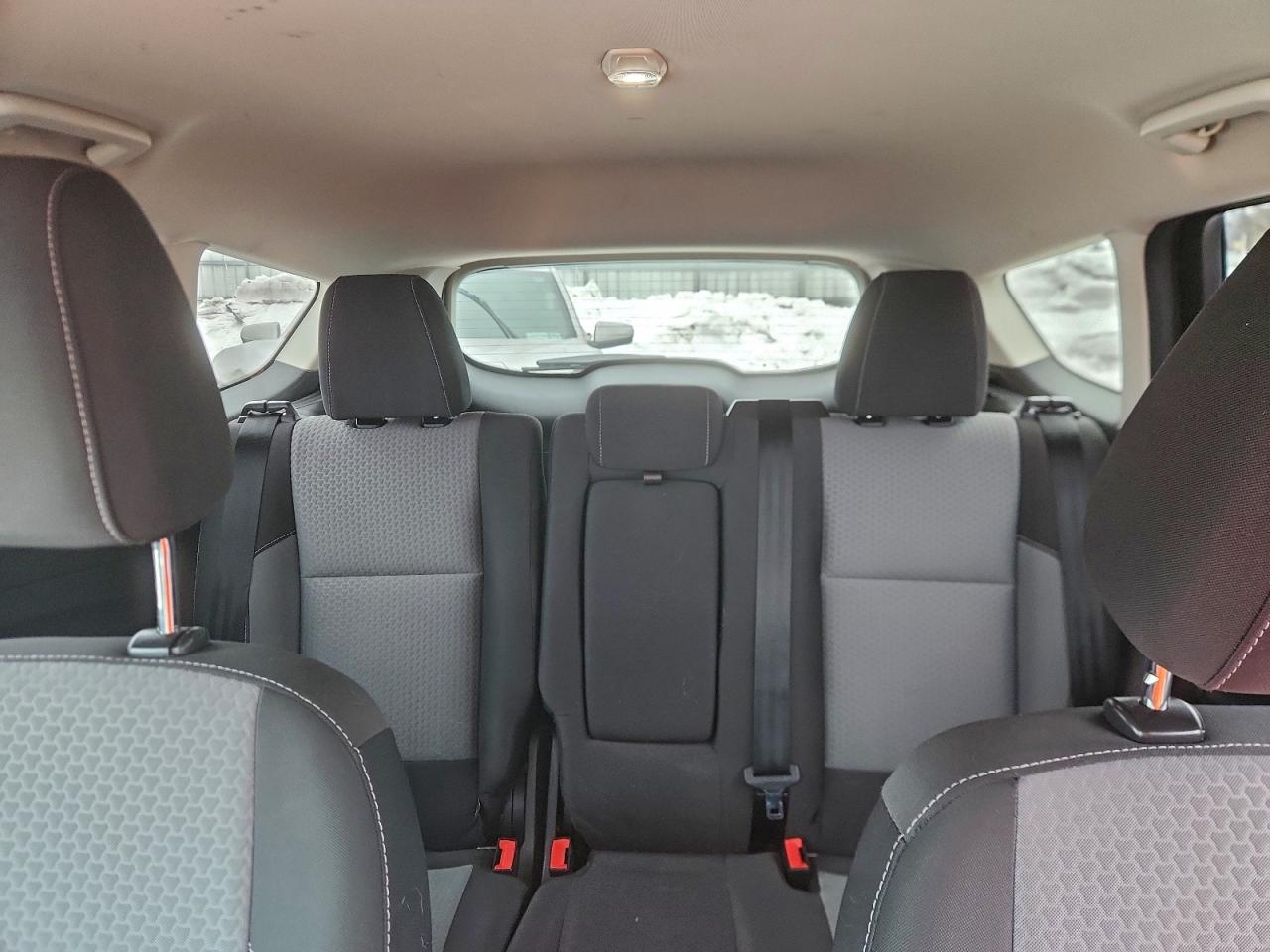 2017 FORD ESCAPE SE photo 10