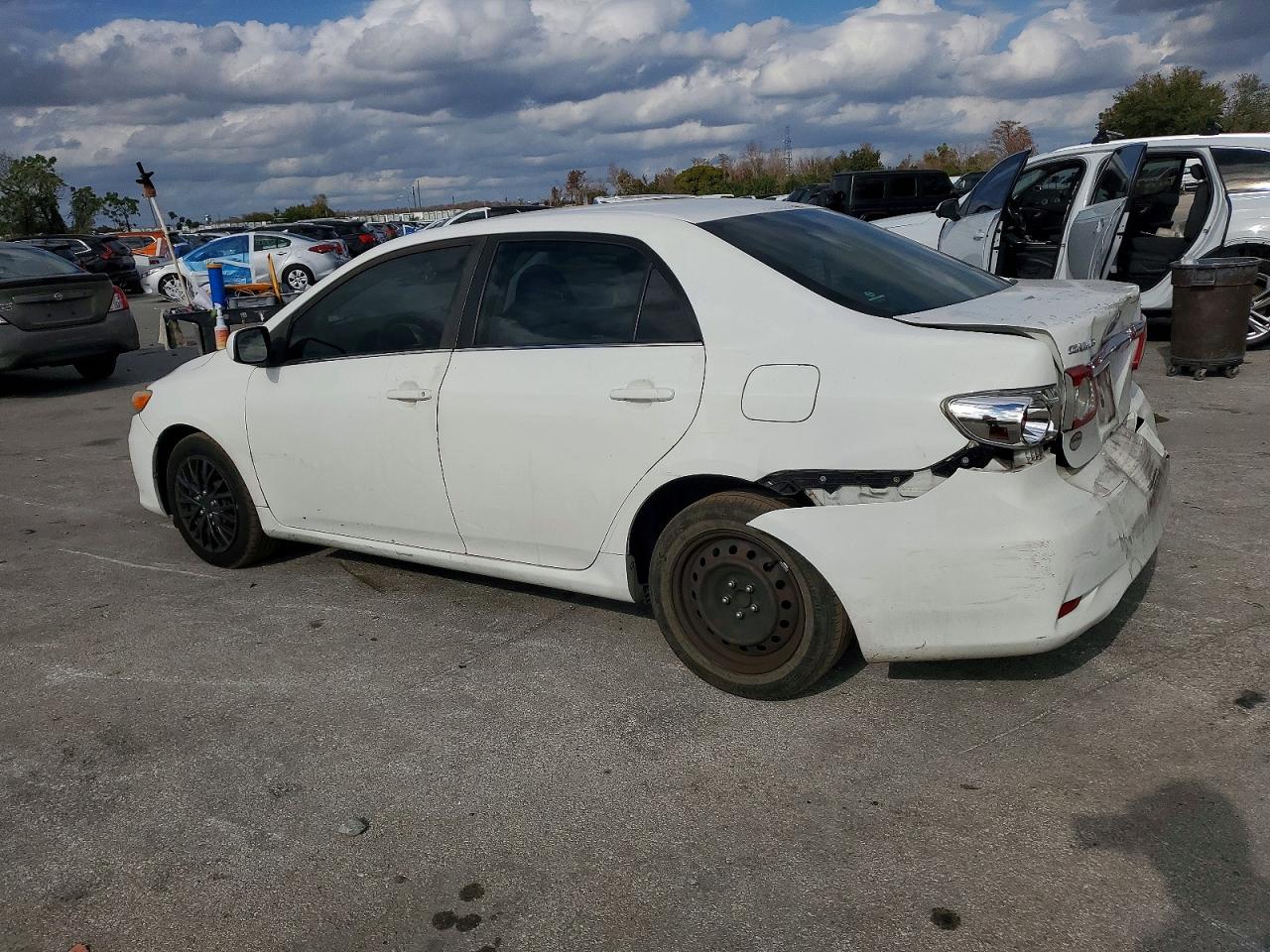 2013 TOYOTA COROLLA BASE photo 2