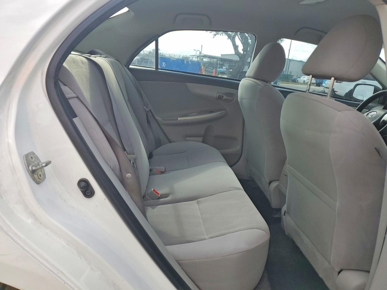 2013 TOYOTA COROLLA BASE photo 10