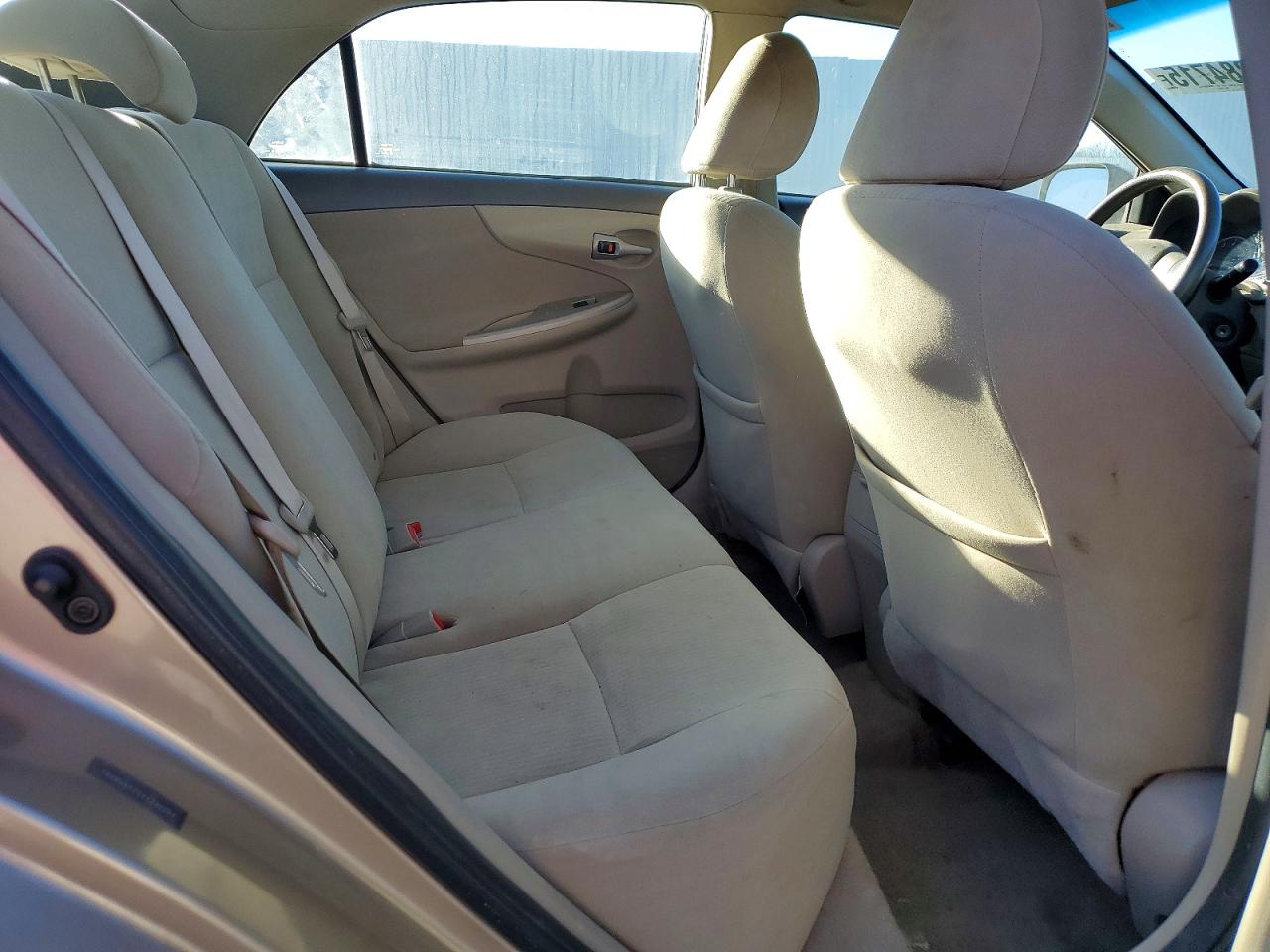 2010 TOYOTA COROLLA BASE photo 19