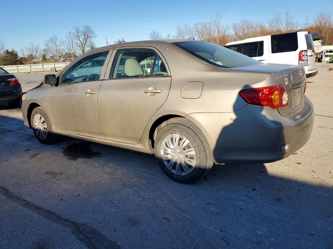 2010 TOYOTA COROLLA BASE photo 3
