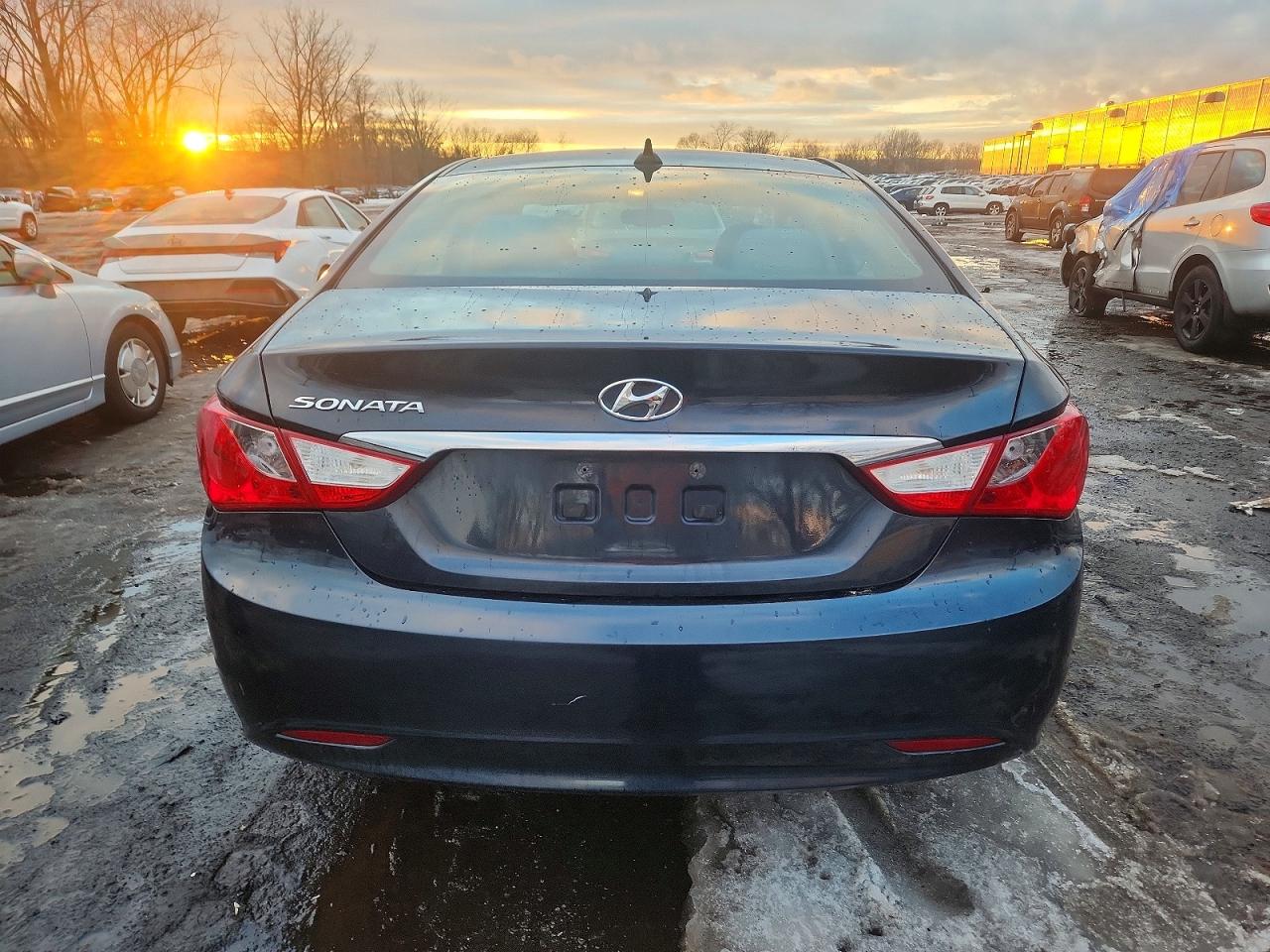 2012 HYUNDAI SONATA GLS photo 11