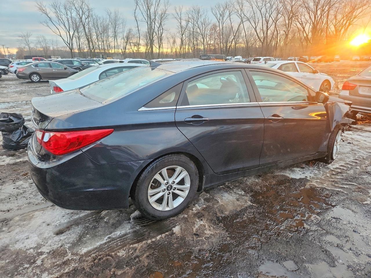2012 HYUNDAI SONATA GLS photo 5