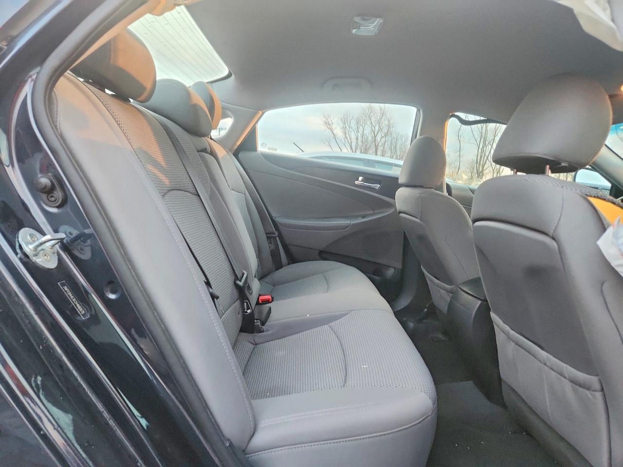 2012 HYUNDAI SONATA GLS photo 19