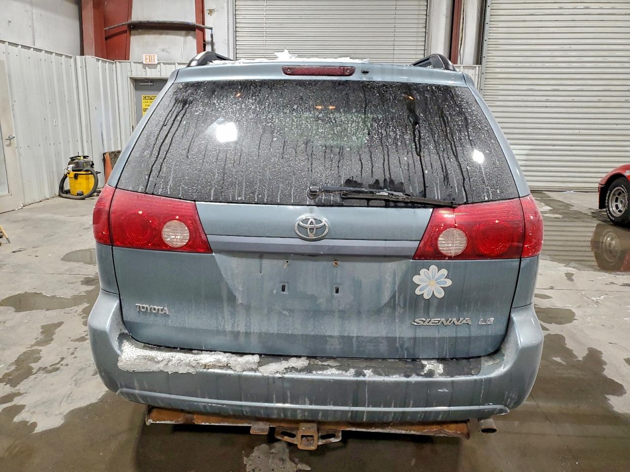 2009 TOYOTA SIENNA CE photo 6