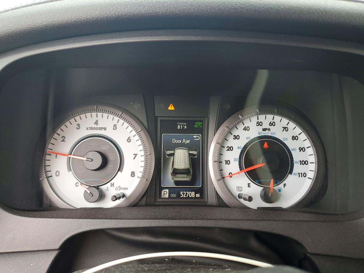 2020 TOYOTA SIENNA SE photo 9
