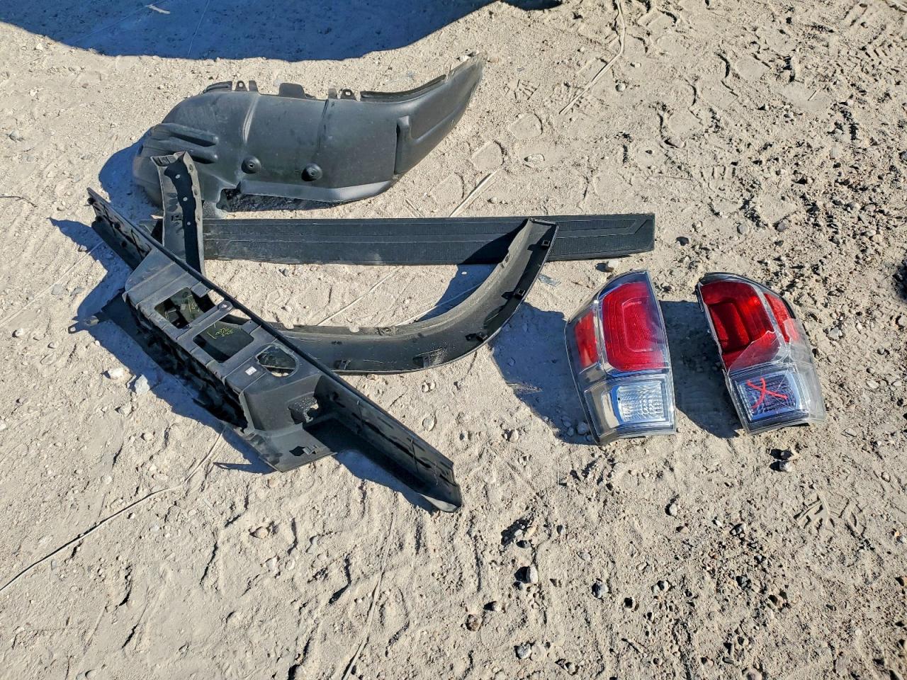 2022 TOYOTA TACOMA DOUBLE CAB photo 34