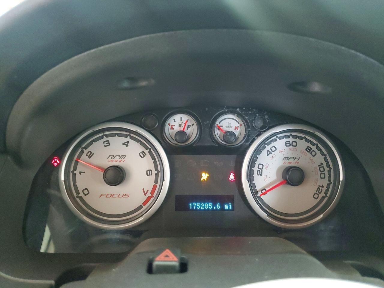 2008 FORD FOCUS SE photo 9