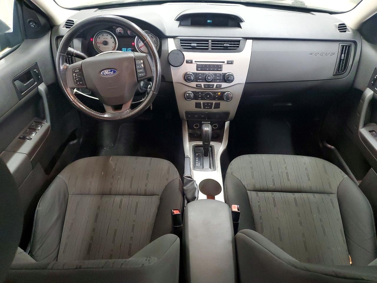 2008 FORD FOCUS SE photo 8
