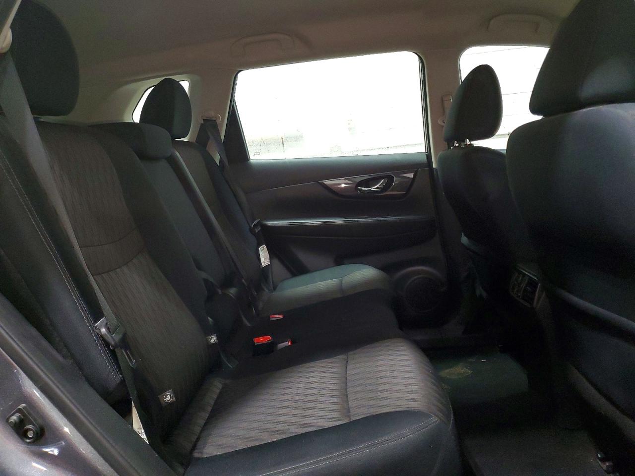 2018 NISSAN ROGUE S photo 11