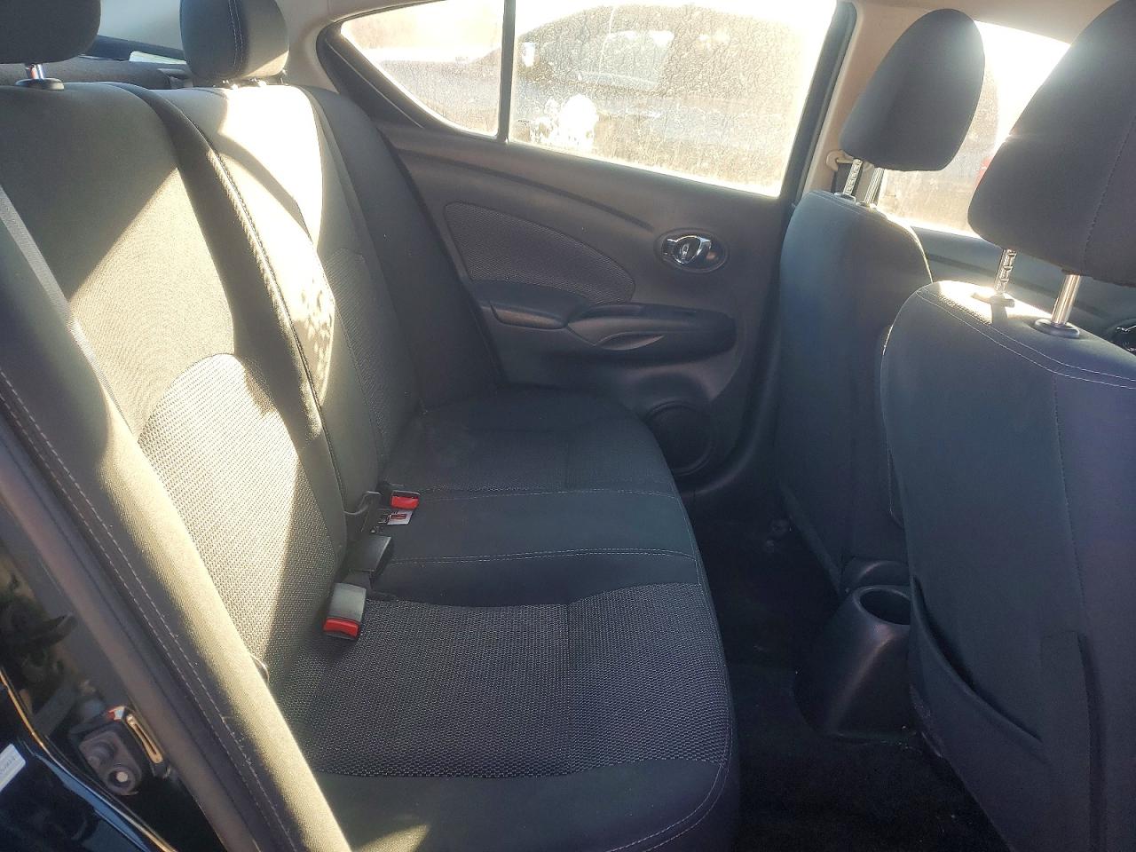 2019 NISSAN VERSA photo 10