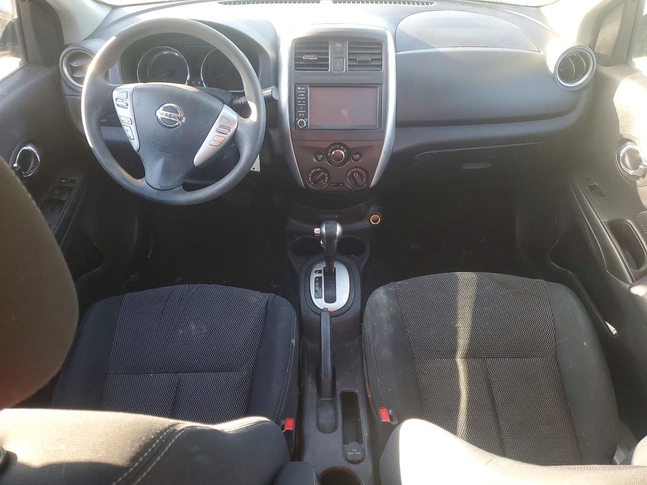 2019 NISSAN VERSA photo 8