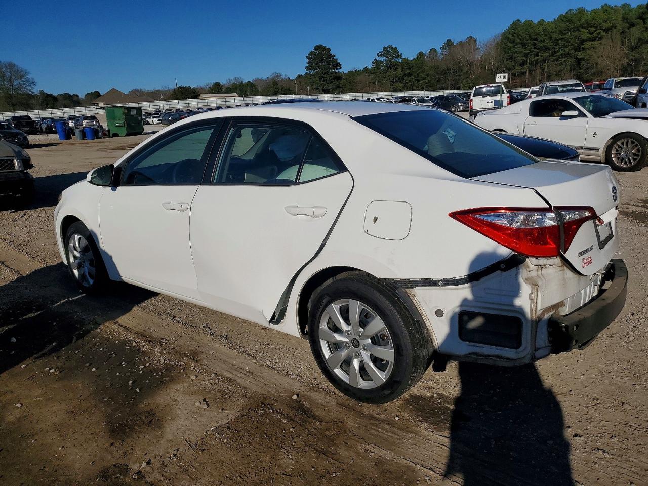 2015 TOYOTA COROLLA LE photo 3