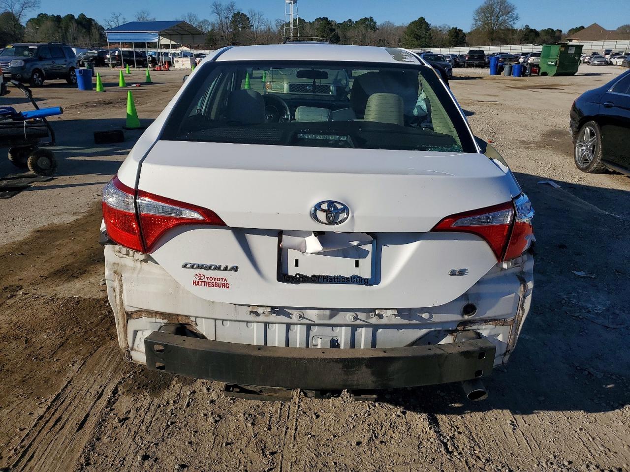 2015 TOYOTA COROLLA LE photo 11