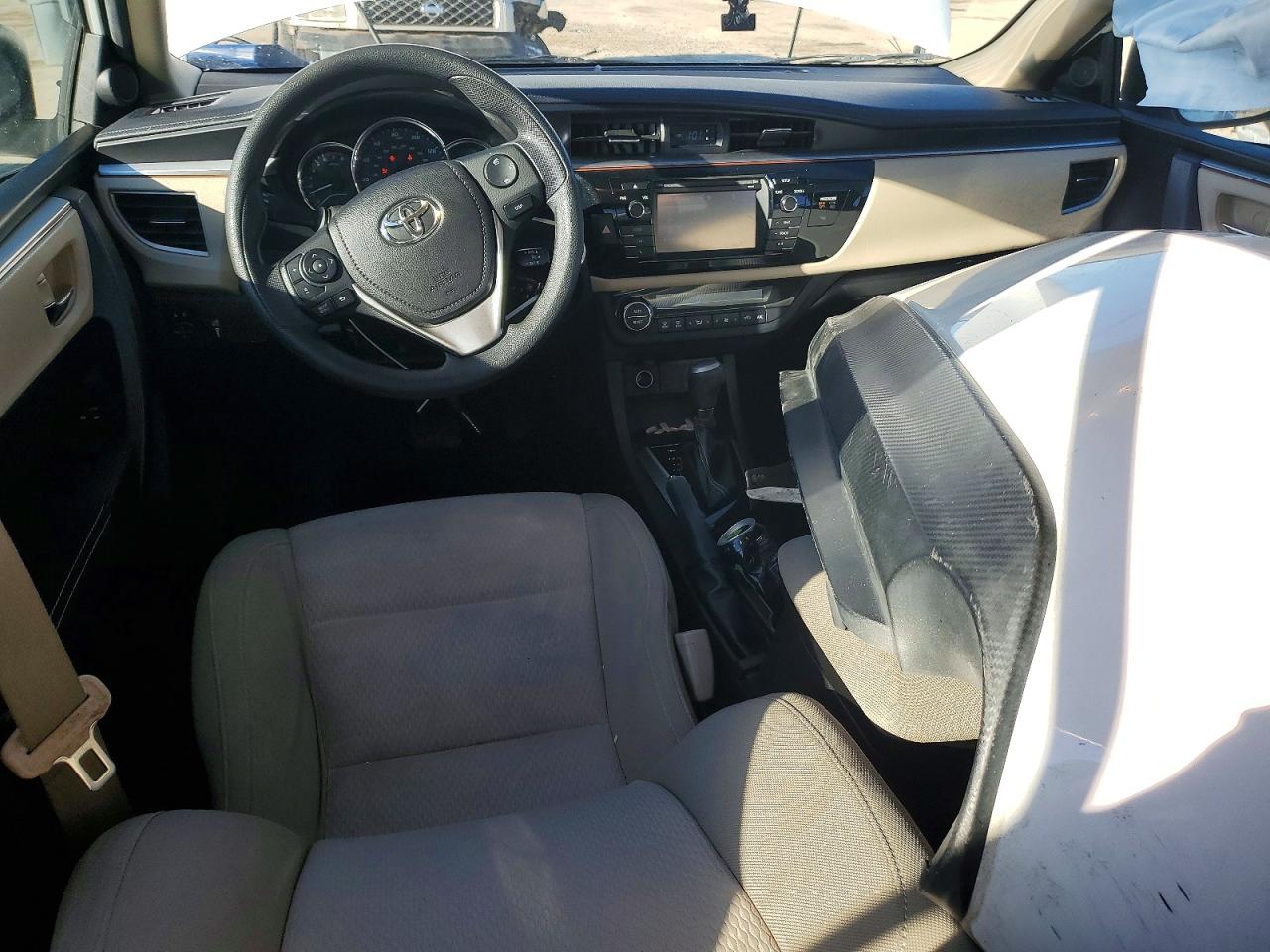 2015 TOYOTA COROLLA LE photo 15