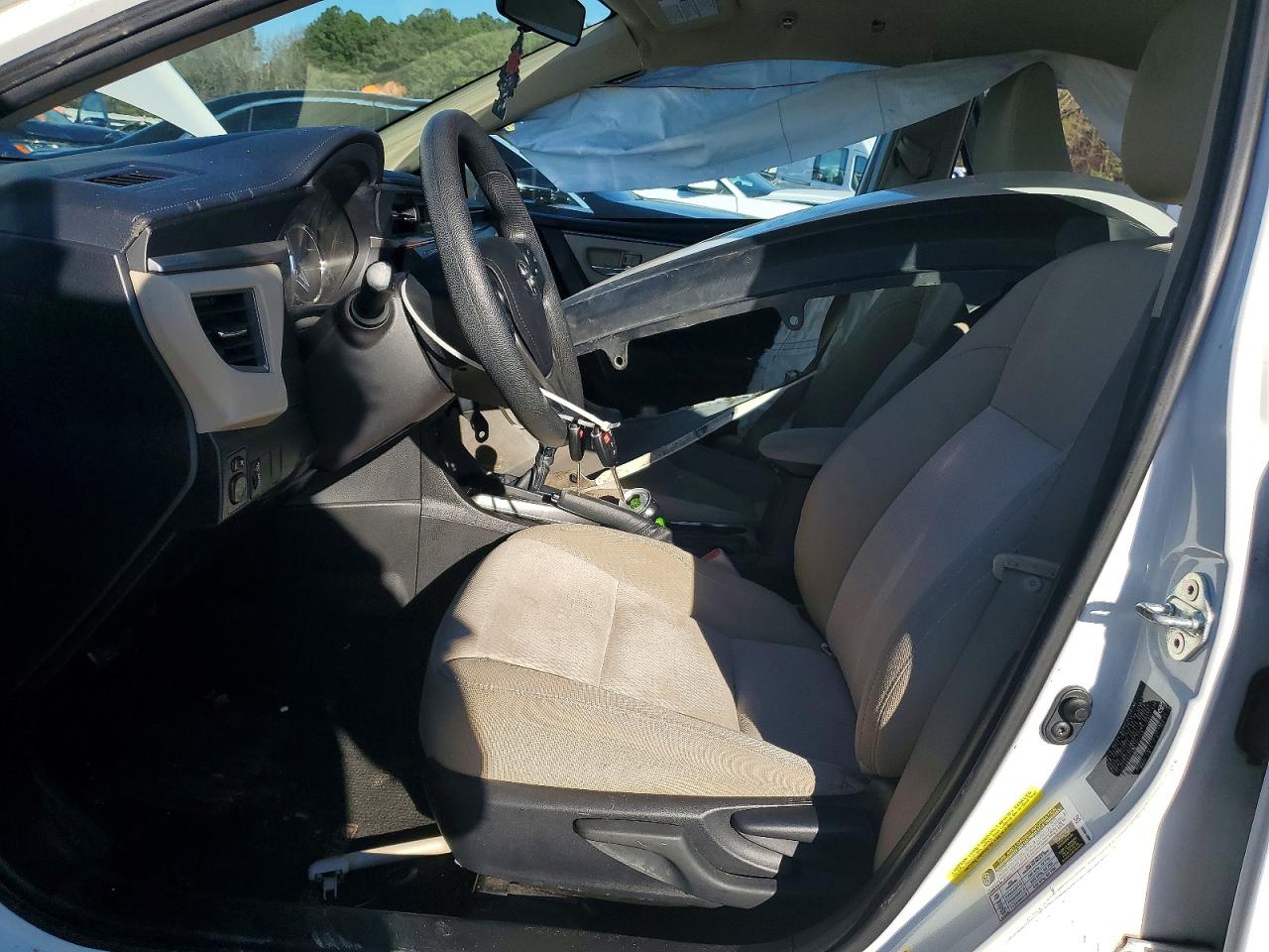 2015 TOYOTA COROLLA LE photo 13