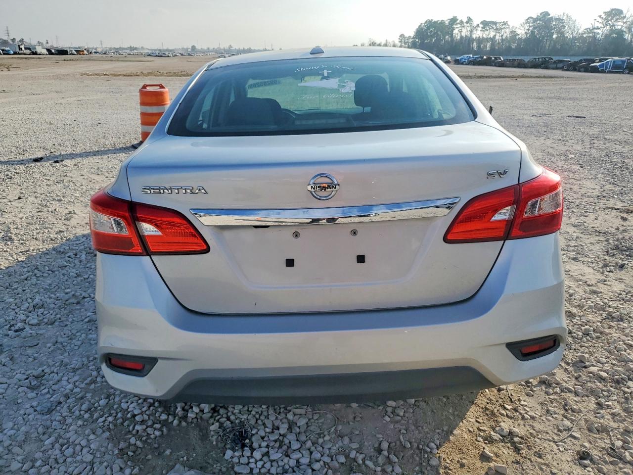 2017 NISSAN SENTRA S photo 6