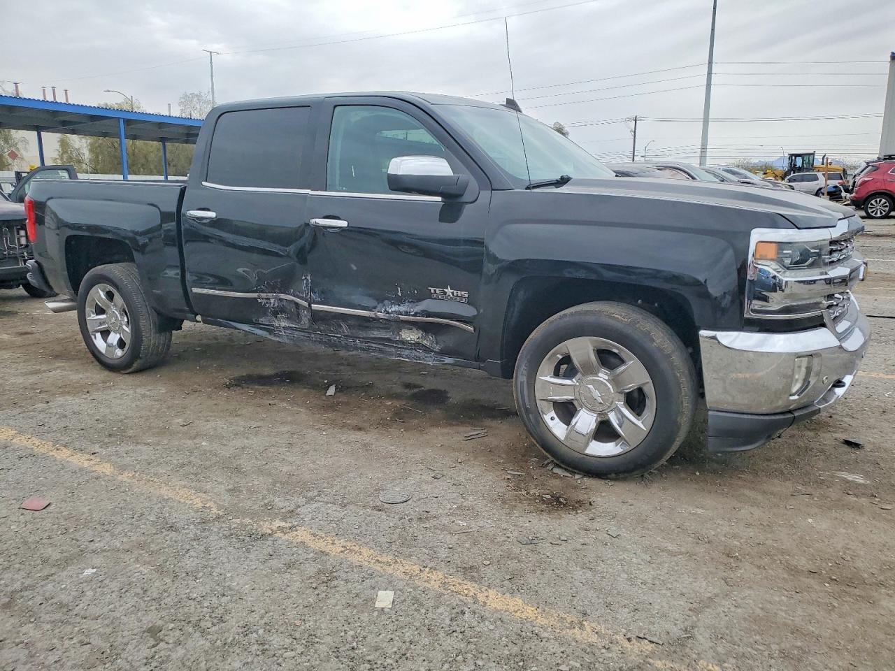 2017 CHEVROLET SILVERADO C1500 LTZ photo 4