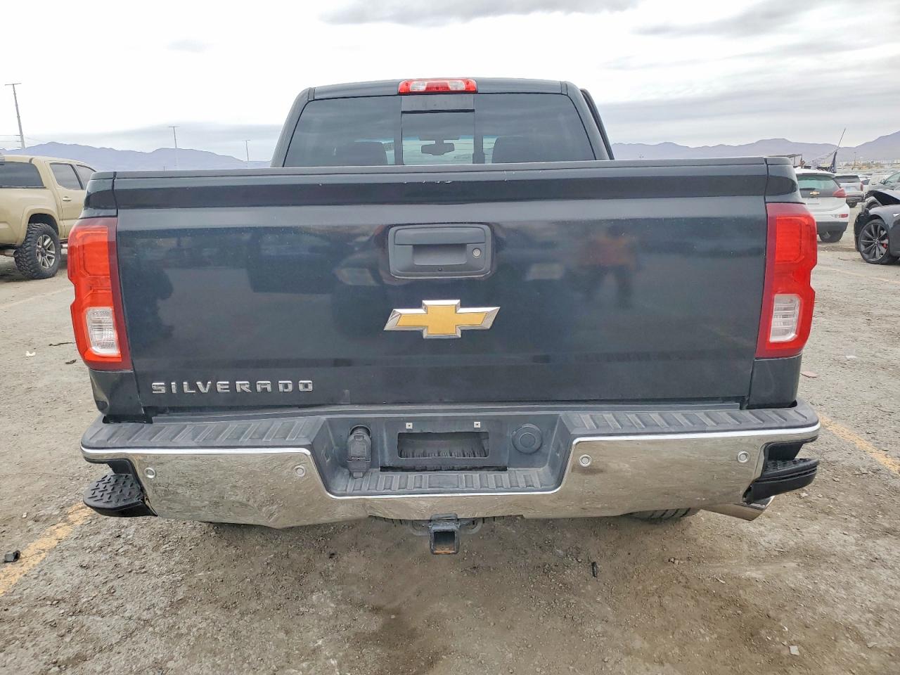 2017 CHEVROLET SILVERADO C1500 LTZ photo 6