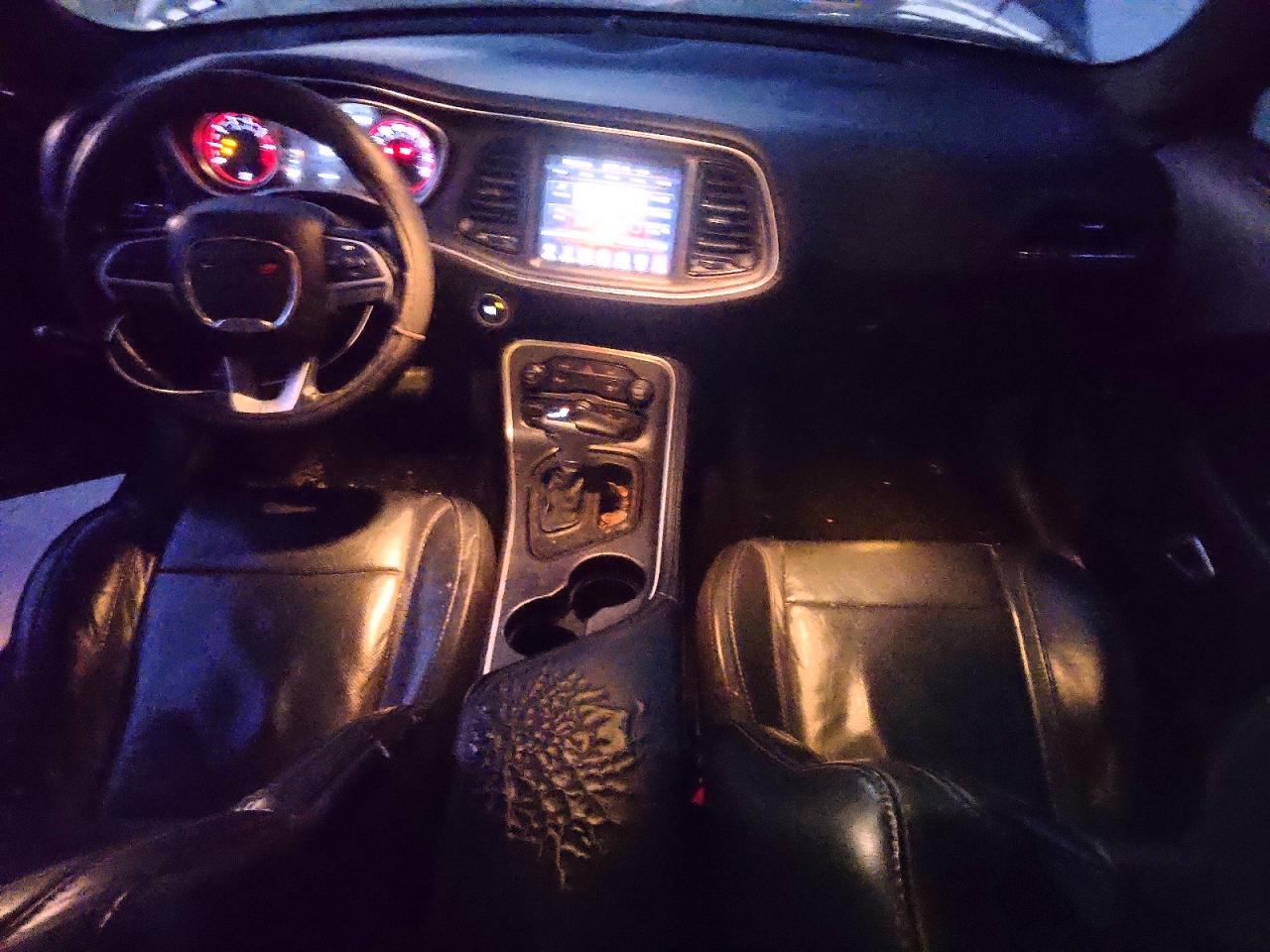 2016 DODGE CHALLENGER SXT photo 8