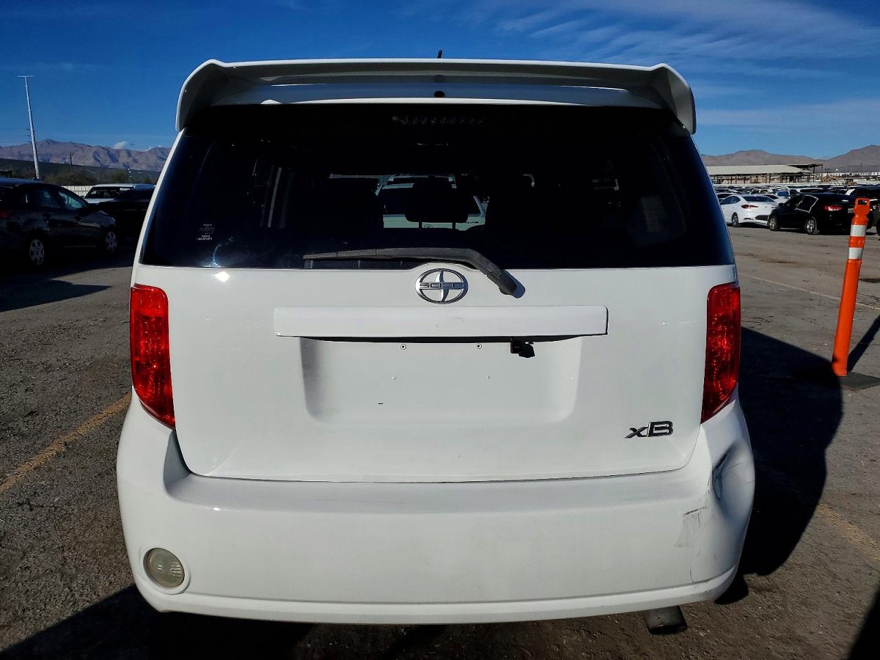 2010 TOYOTA SCION XB photo 6