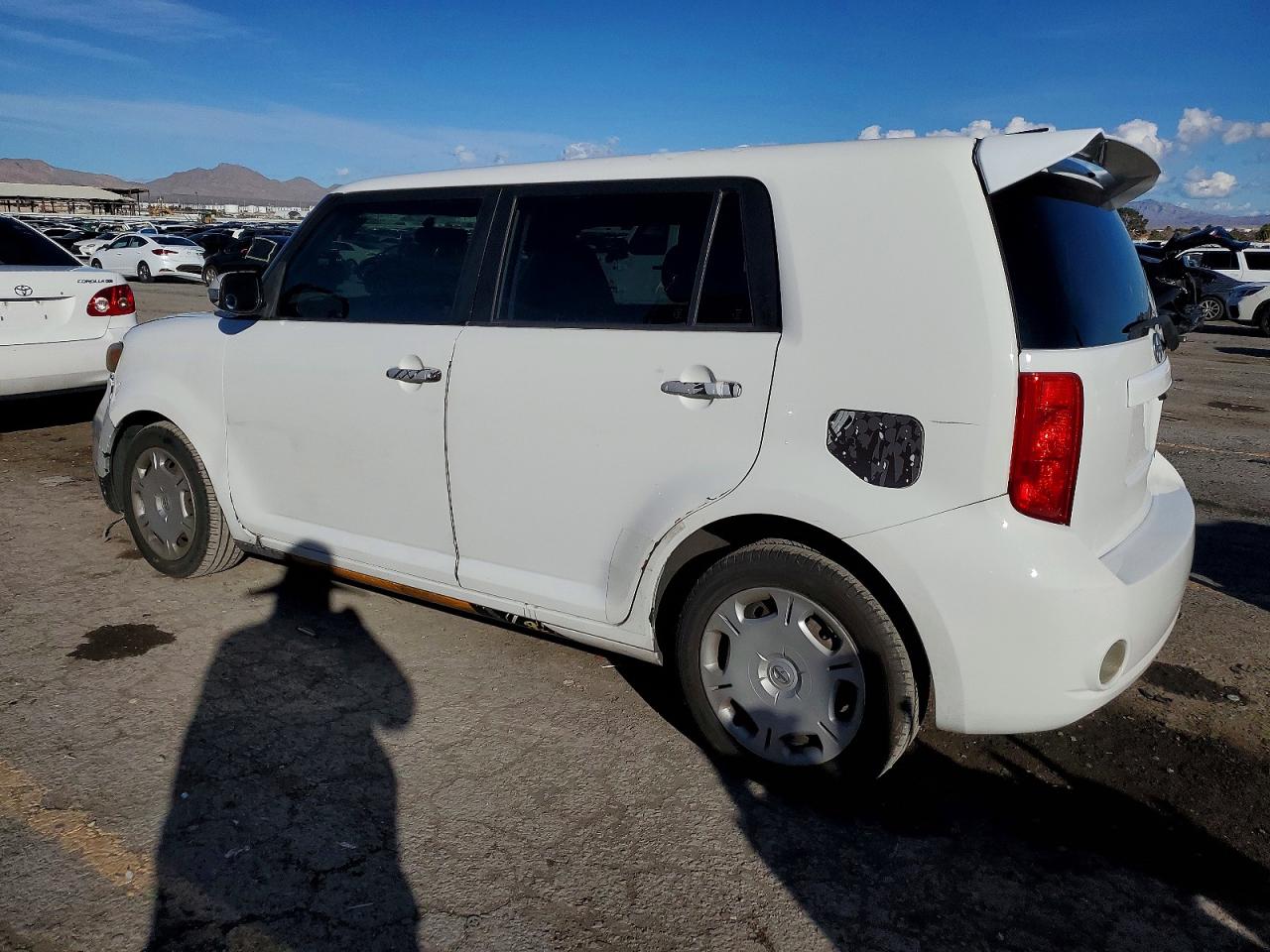 2010 TOYOTA SCION XB photo 2