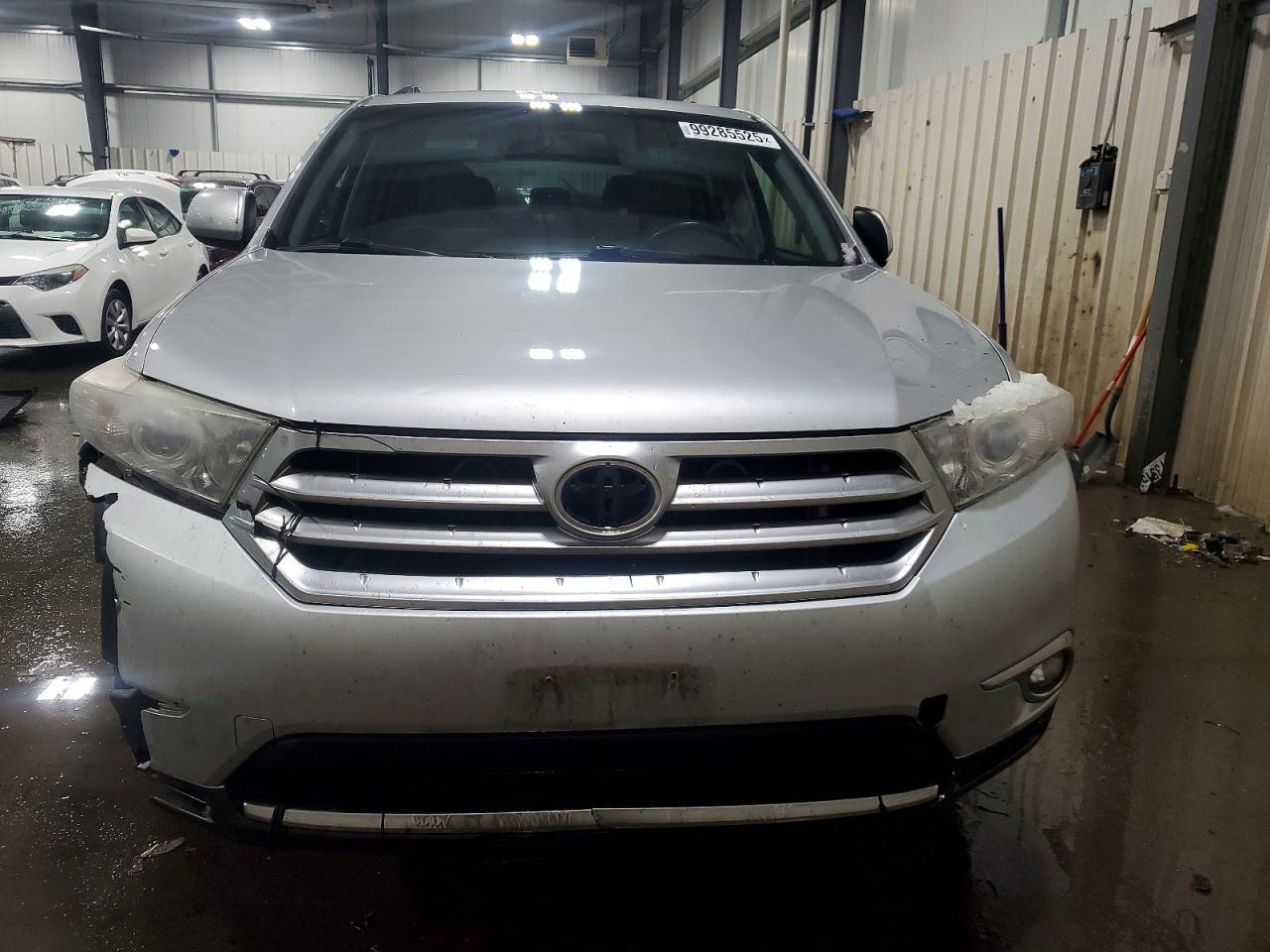 2012 TOYOTA HIGHLANDER BASE photo 5