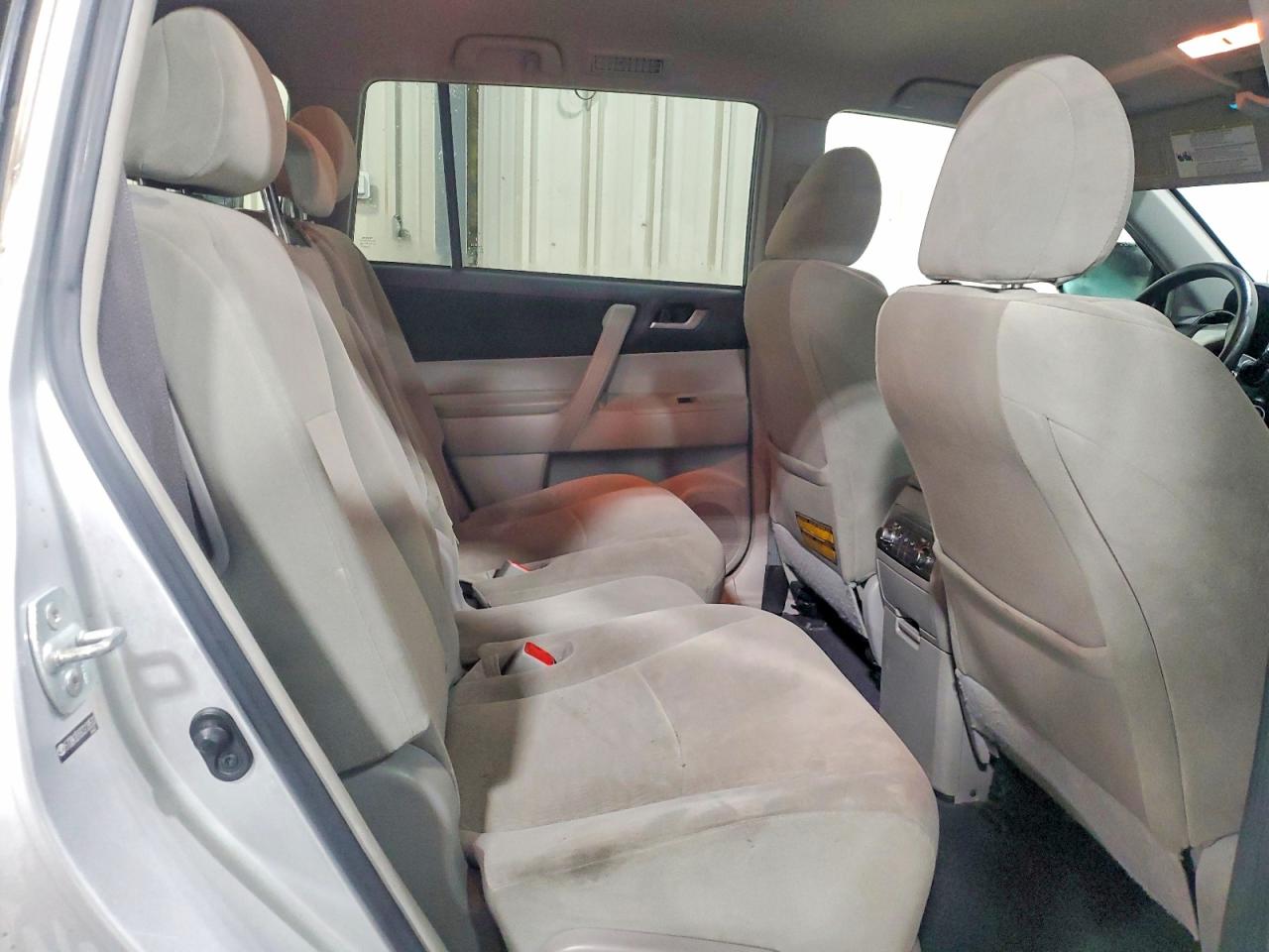 2012 TOYOTA HIGHLANDER BASE photo 11