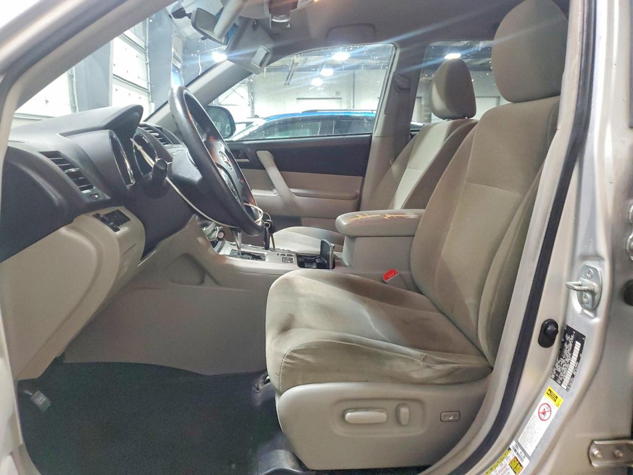2012 TOYOTA HIGHLANDER BASE photo 7