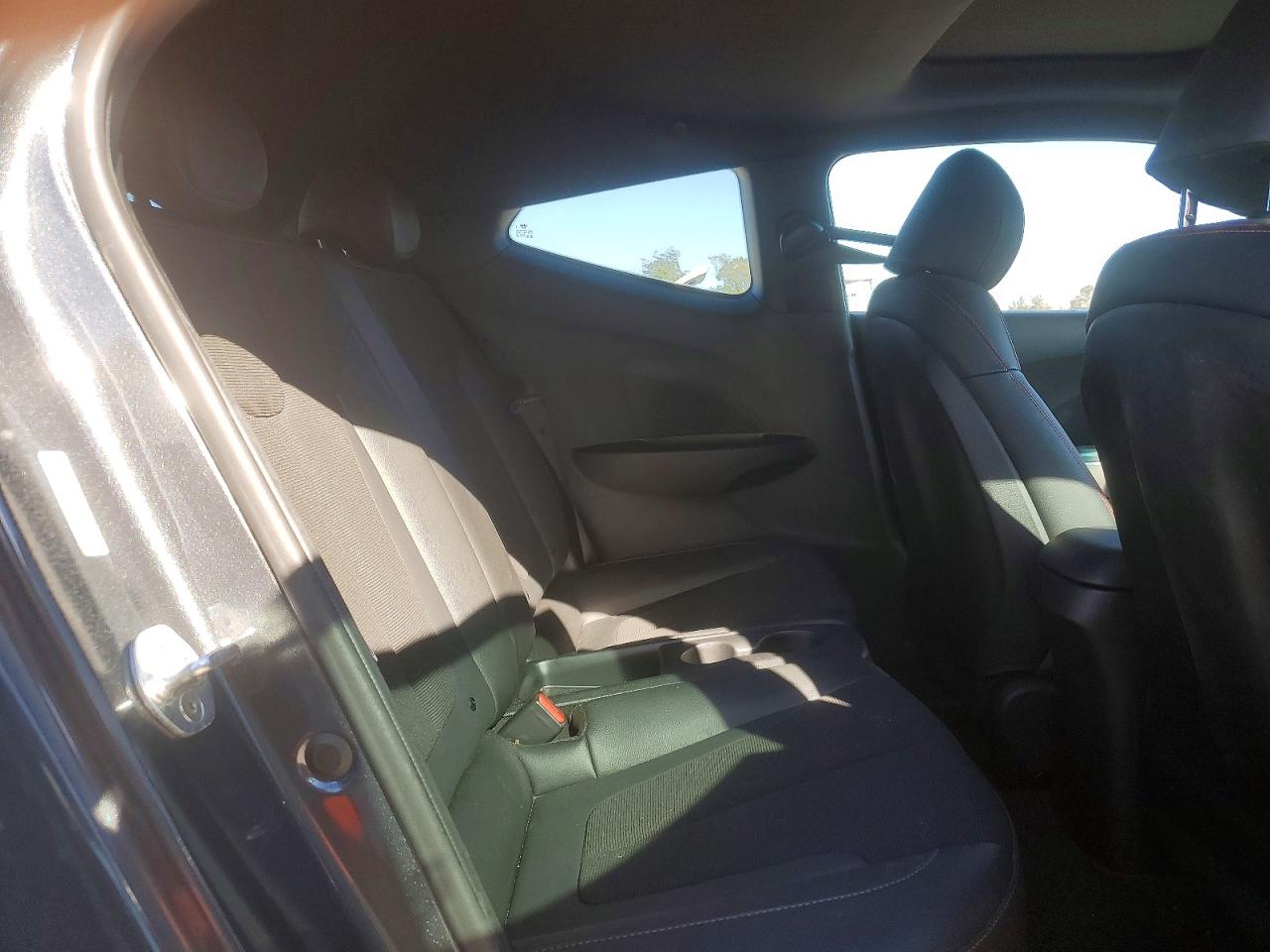 2019 HYUNDAI VELOSTER BASE photo 10