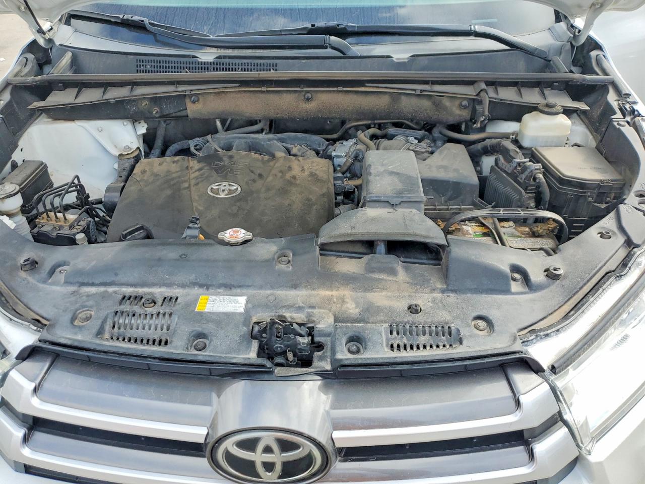 2019 TOYOTA HIGHLANDER LE photo 12